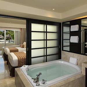 The Reserve 1 Bedroom Suite Swim Up